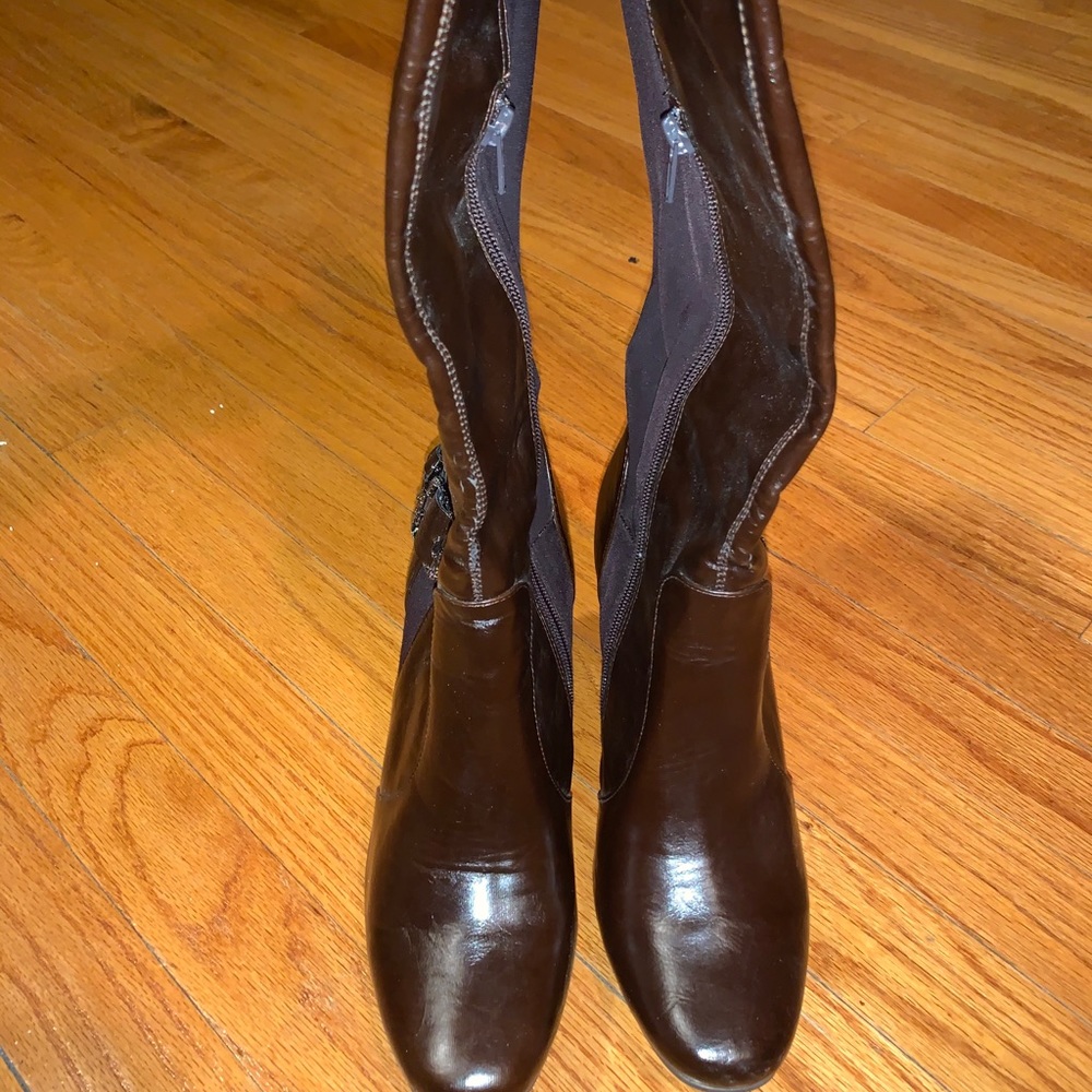Boots - Picture 2 of 7